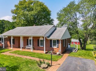 516 Foxcroft Rd, Warrenton, VA 20186