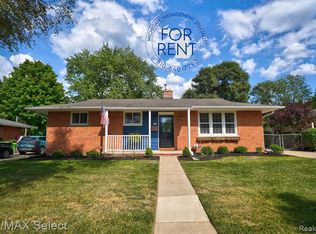 1001 Outer Dr, Fenton, MI 48430