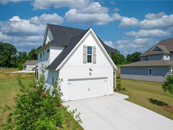 136 Firefly Ln, Opelika, AL 36801