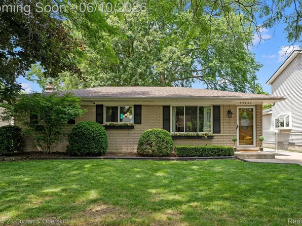 39734 Scottsdale Dr, Canton, MI 48188