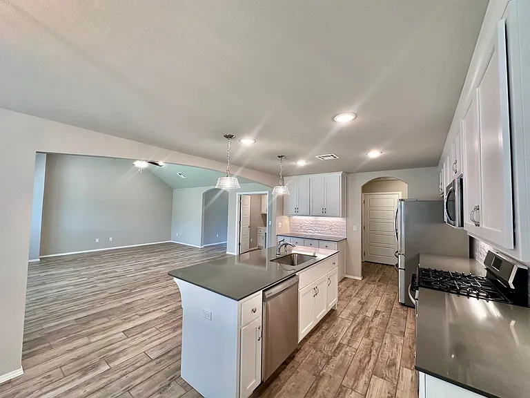 3706 S 13th Pl — Photo 9