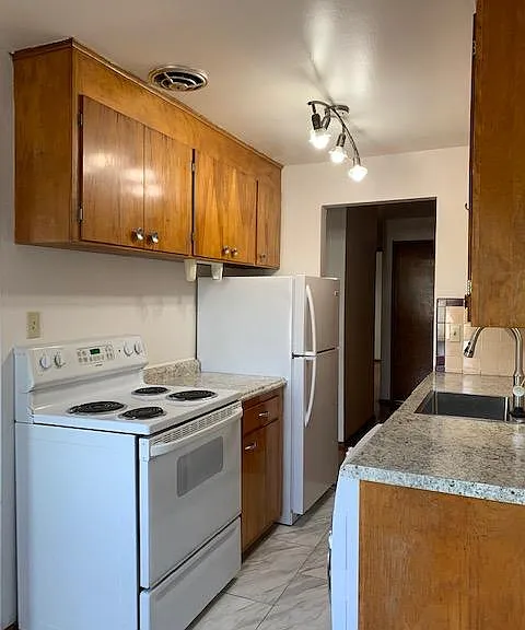 653 W Nickerson St #201 — Photo 5
