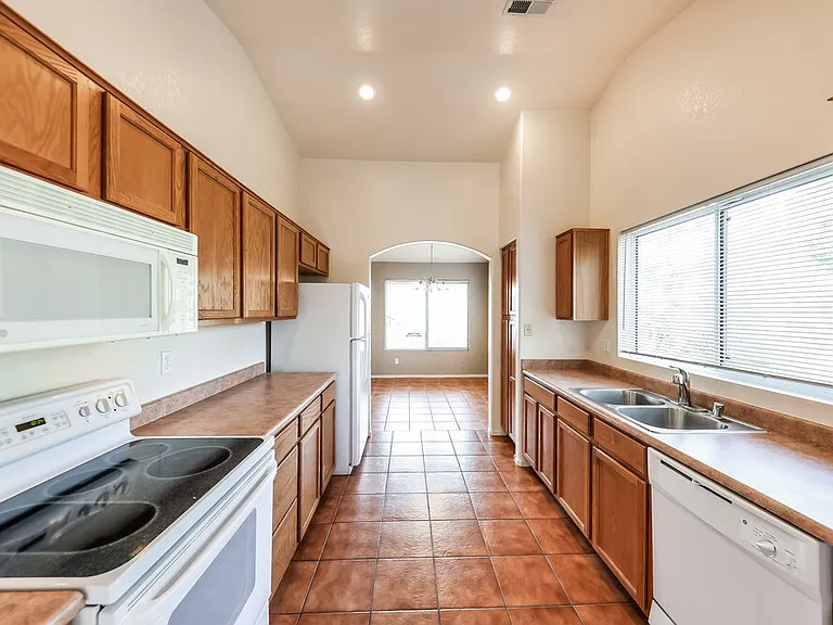 4046 W Abraham Ln — Photo 7