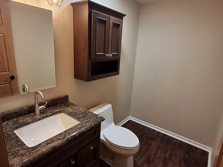 Basement 1/2 bath