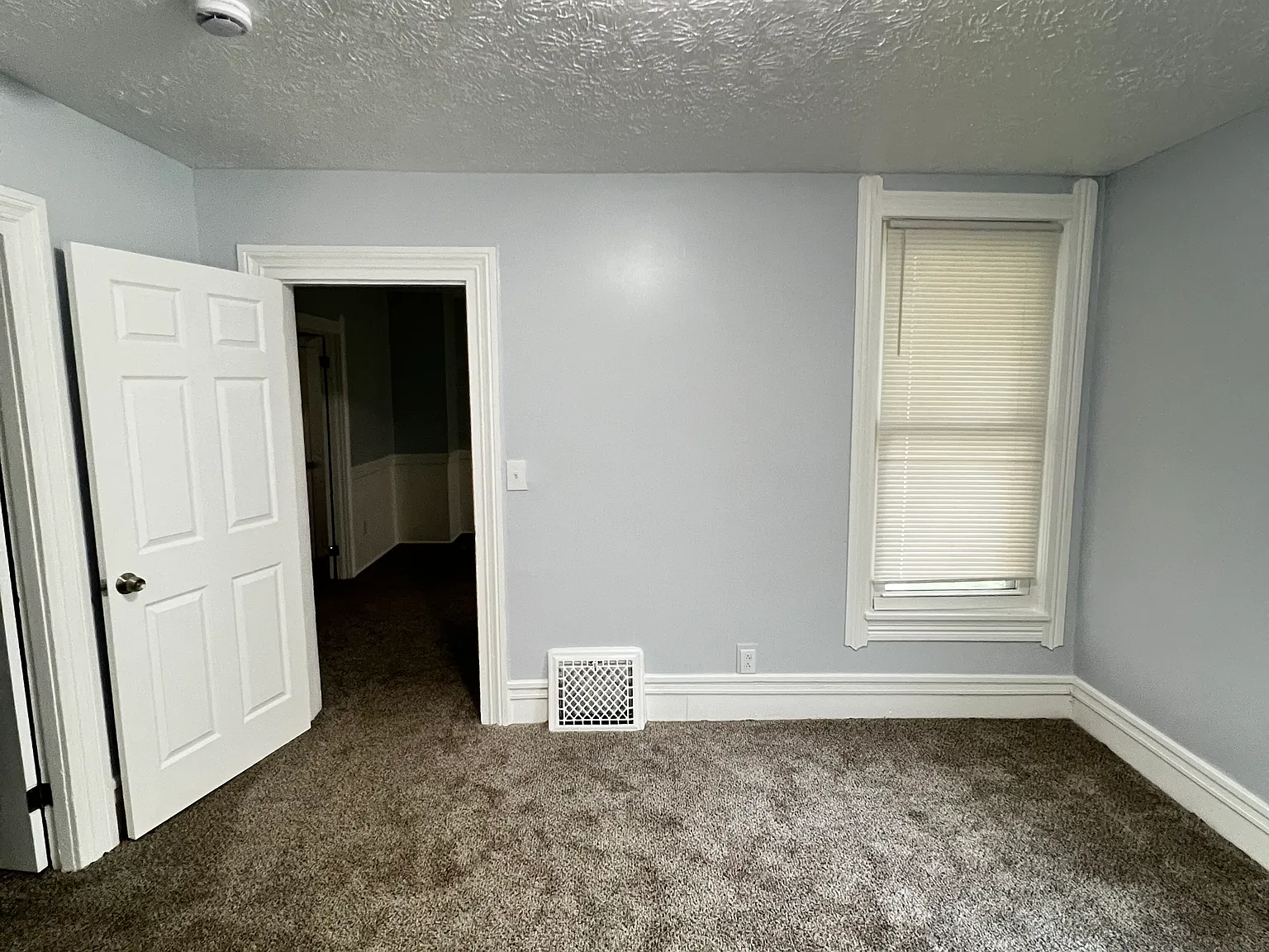 2 bed, 1036 sqft, $1,100 — Photo 4