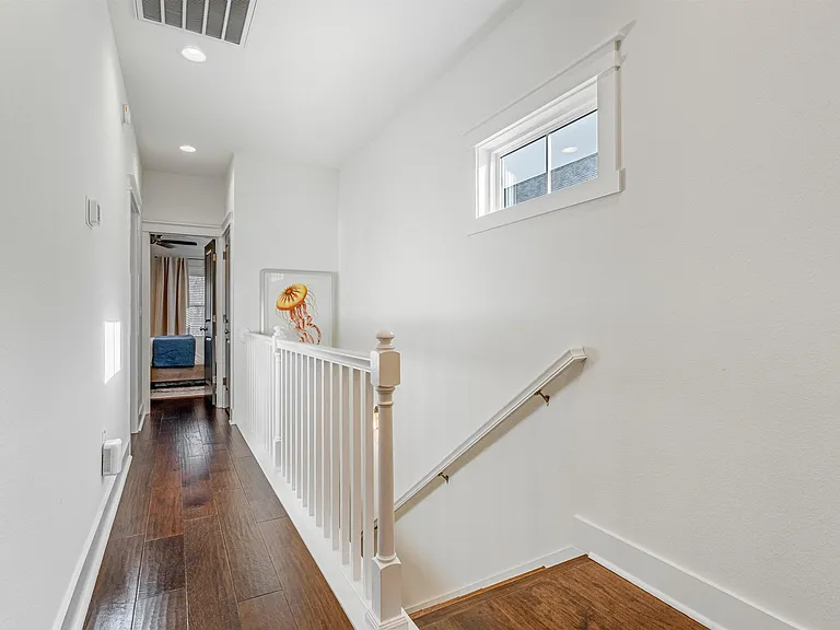 411 Glenview Dr — Photo 10