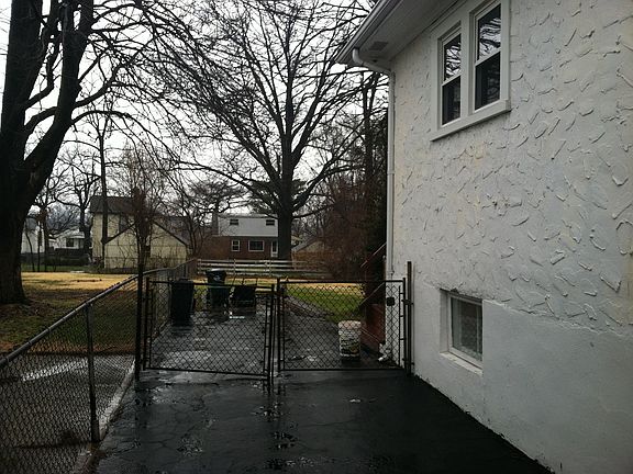 4th image of 4374 Schenck Ave