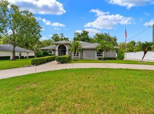 1306 Mendonsa Rd, Plant City, FL 33563