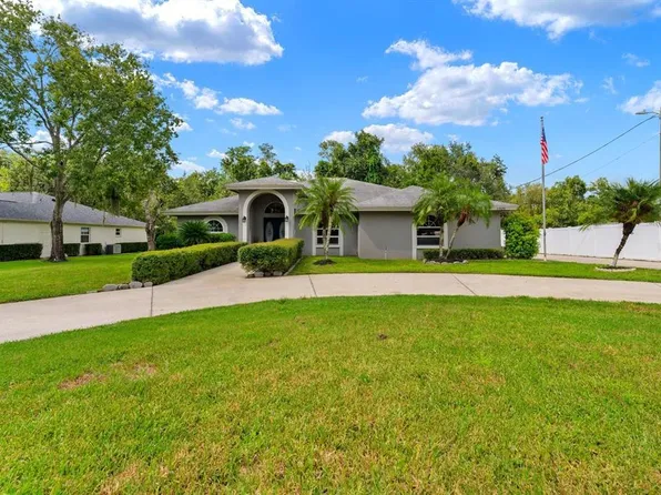 1306 Mendonsa Rd, Plant City, FL 33563