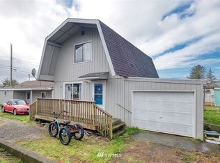 310 8th St SE, Long Beach, WA 98631