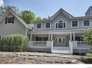 45 California Rd, Warwick, NY 10990