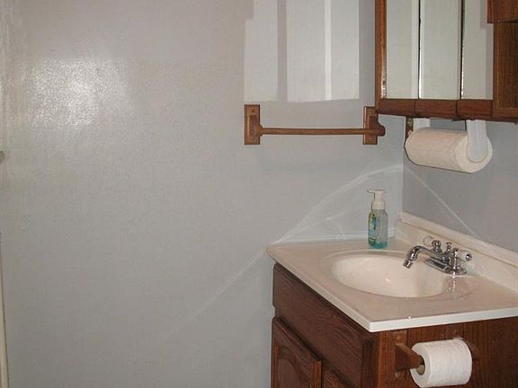 5th image of 442 Valley View Dr