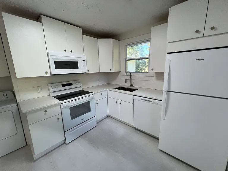 5 Estey St #3 — Photo 3