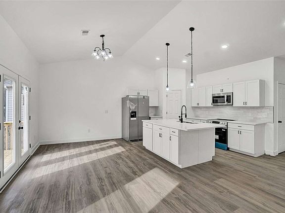 4th image of 214 Streams Way