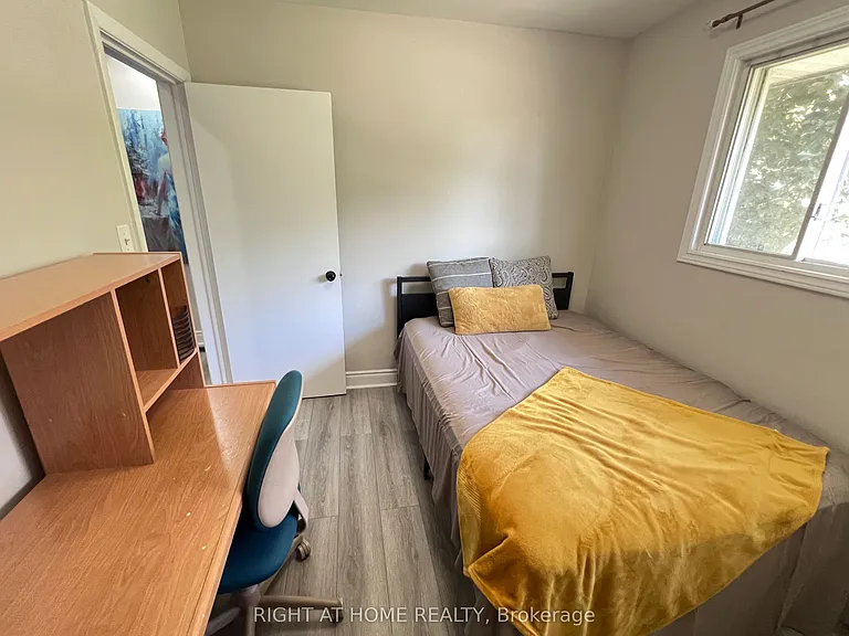 46 Radcliffe Cres — Photo 28