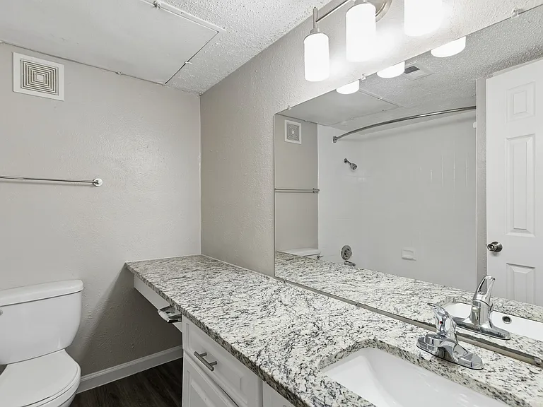 The Lydian Apartments — Photo 25