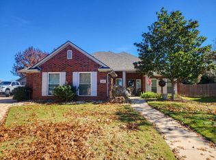 924 Valley Ridge Ct, Burleson, TX 76028