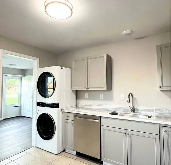 640 Lara Rd — Photo 5