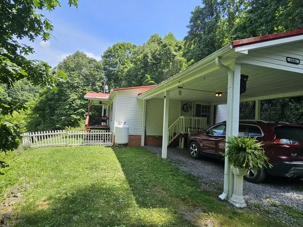 1641 Pine Creek Rd, Swords Creek, VA 24649