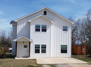 113 S Lockhart St, Paige, TX 78659