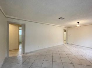 6401 Rowan Ln, Houston, TX 77074