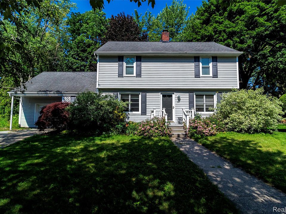 1st image of 30 Brown Ct