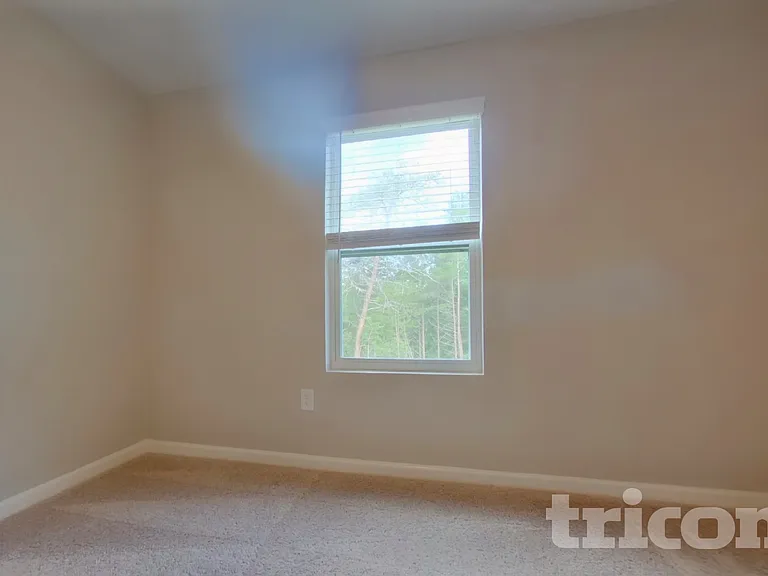 561 Fairview Oak Pl — Photo 10