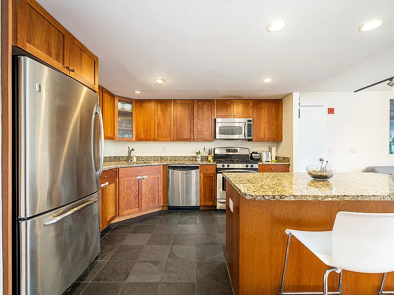 700 Grove St #4N — Photo 13