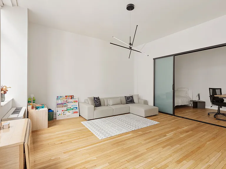 252 7th Ave #8Z — Photo 4
