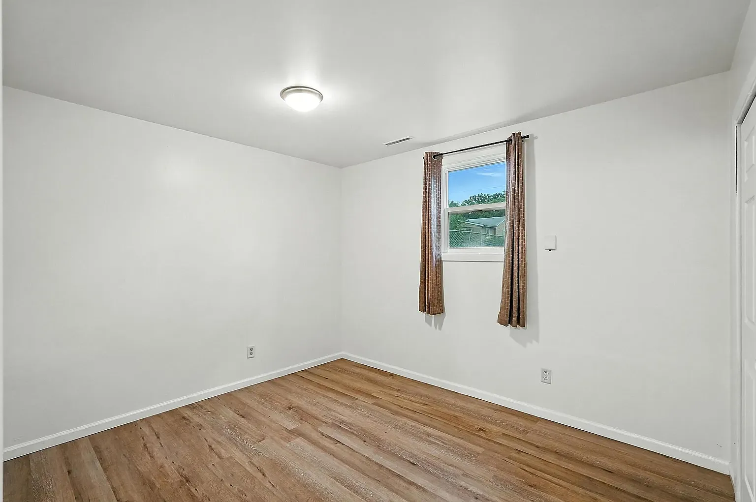 5629 Massachusetts St — Photo 1