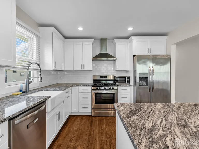 36 Van Buren Ave — Photo 11