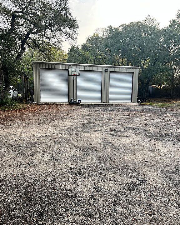 1st image of 6050 Clay Cir