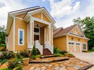 20 Starlight Dr, Black Mountain, NC 28711