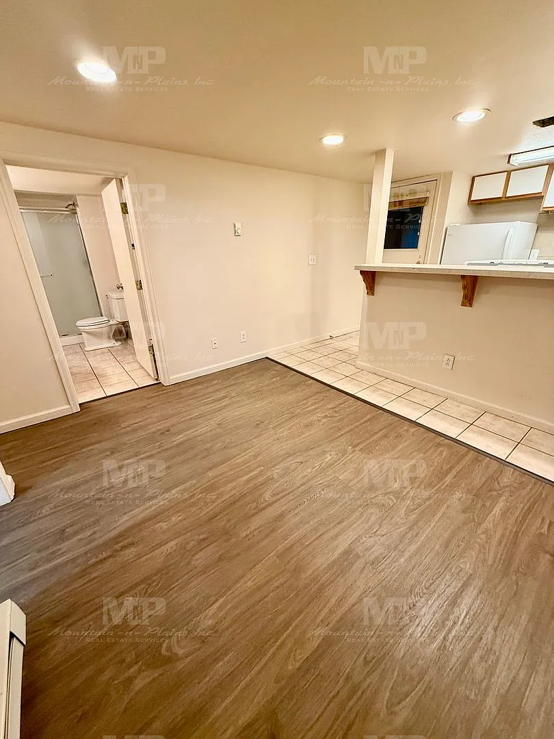 2 bed, 1.0 bath, 465 sqft, $1,295 — Photo 4