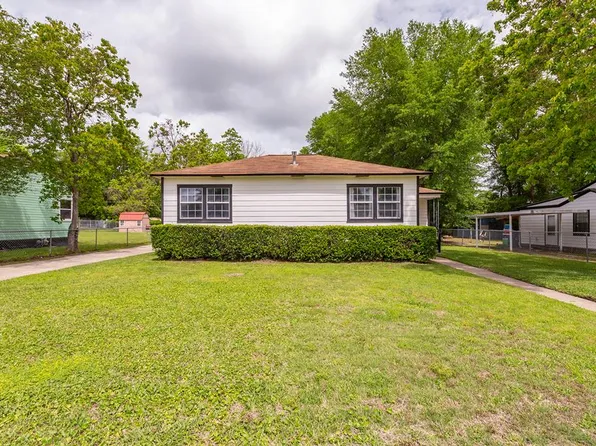 1301 Briarwood Dr, Lufkin, TX 75901