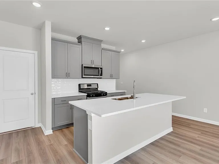 1645 Villageside Ct — Photo 8