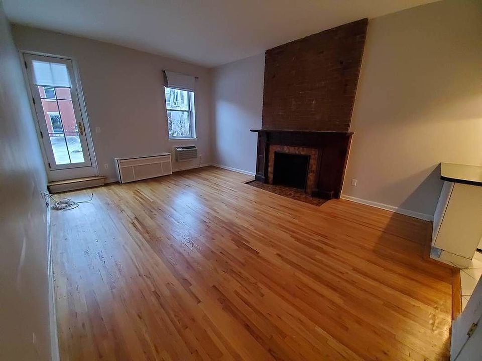 1st image of 21 W 74th St APT 4B