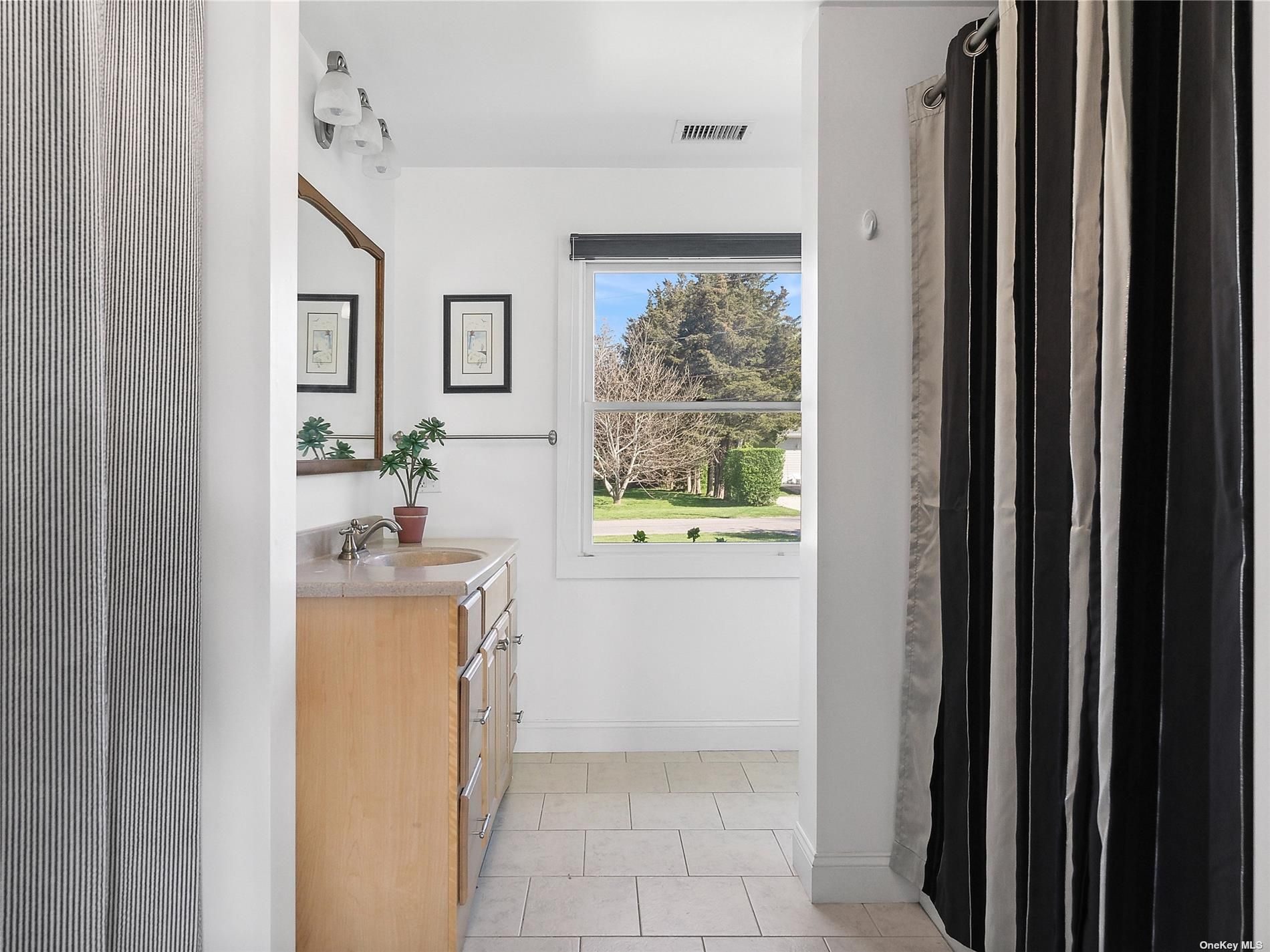 1205 Waterview Dr, Southold, NY 11971 Out East