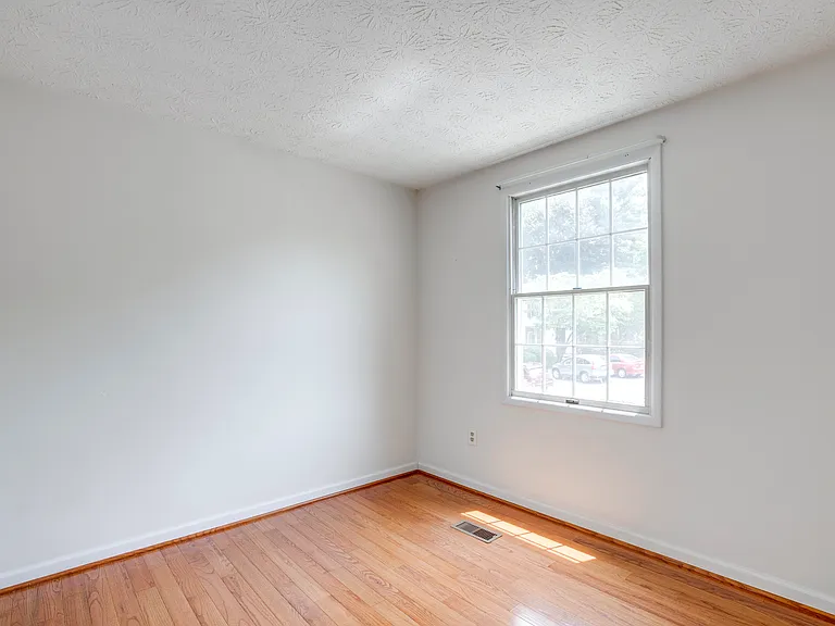 1604 Barnstead Dr — Photo 25