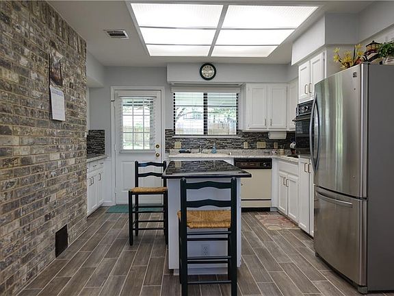 4th image of 312 Canyon Wren Dr
