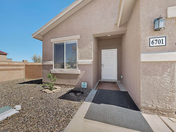 3rd image of 6701 Mountain Hawk Loop NE