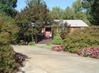 520 7th Ave NW, Hickory, NC 28601
