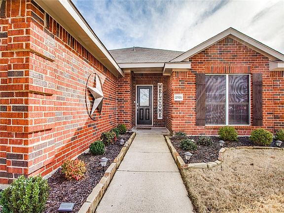 4th image of 2705 Mockingbird St