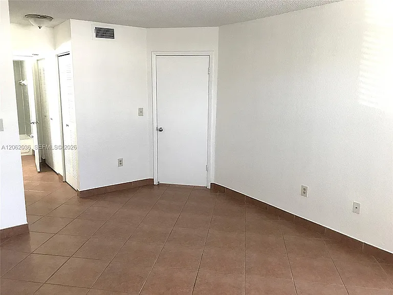 2890 N Oakland Forest Dr #206 — Photo 14