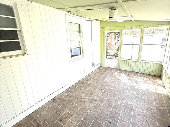 2nd image of 2401 Overhill Rd