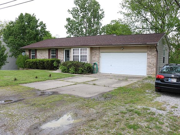 2nd image of 15834 Elizabeth Dr