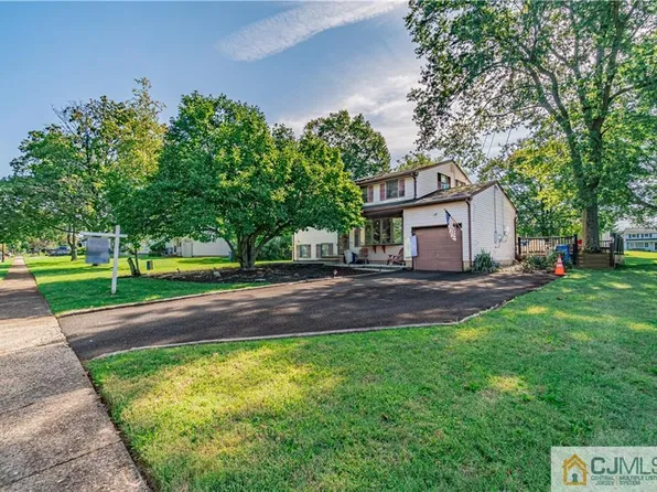 309 Perrine Ave, Piscataway, NJ 08854