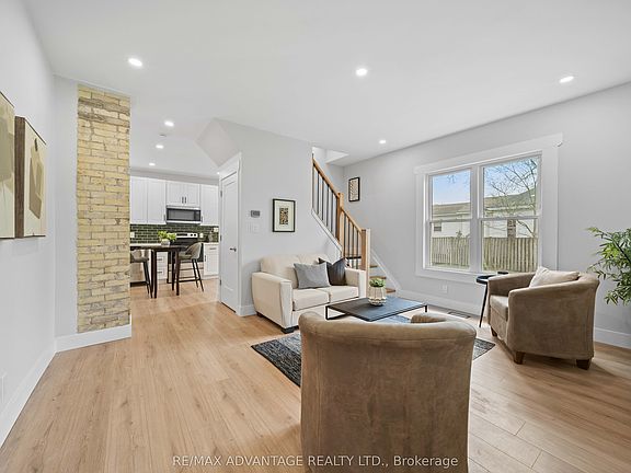 5th image of 209 Victoria St