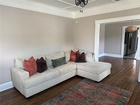 4th image of 119 N Carlen St