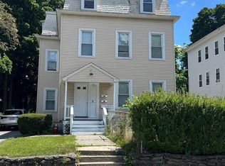 17 Freeland St, Worcester, MA 01603